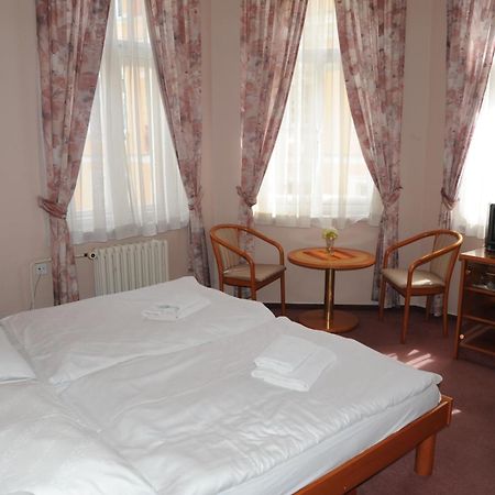 Pension Akropolis, Eco Breakfasts From Farm Mariánské Lázně Exterior foto