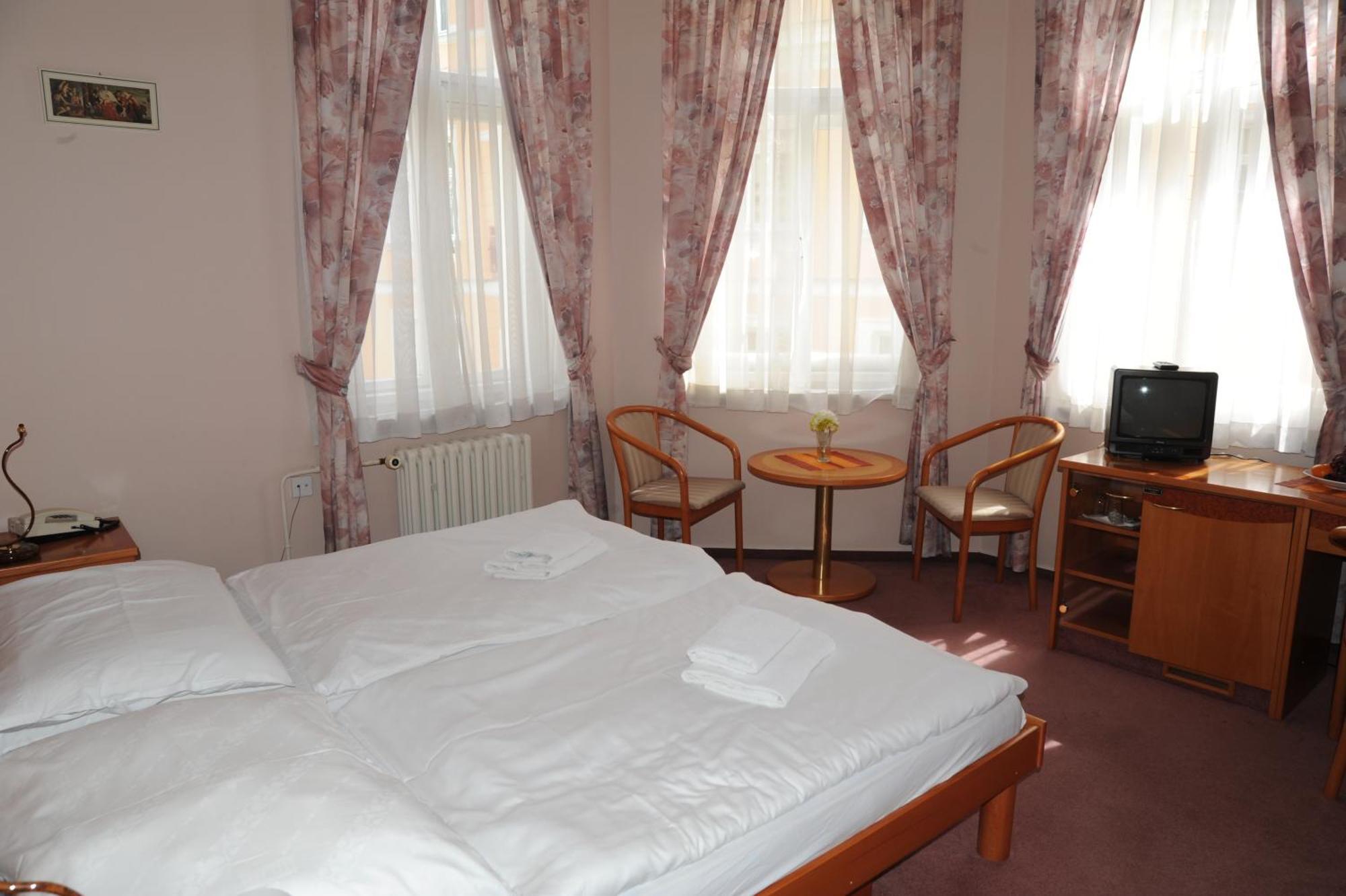 Pension Akropolis, Eco Breakfasts From Farm Mariánské Lázně Exterior foto